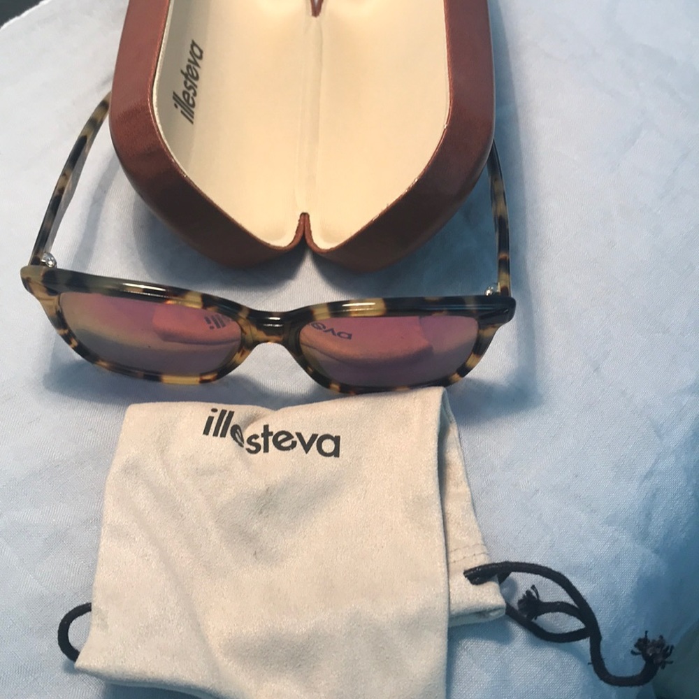 Illesteva Felix Size 54